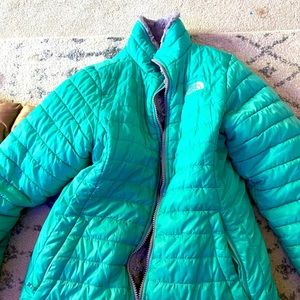 north face reversible coat! in great condition!!